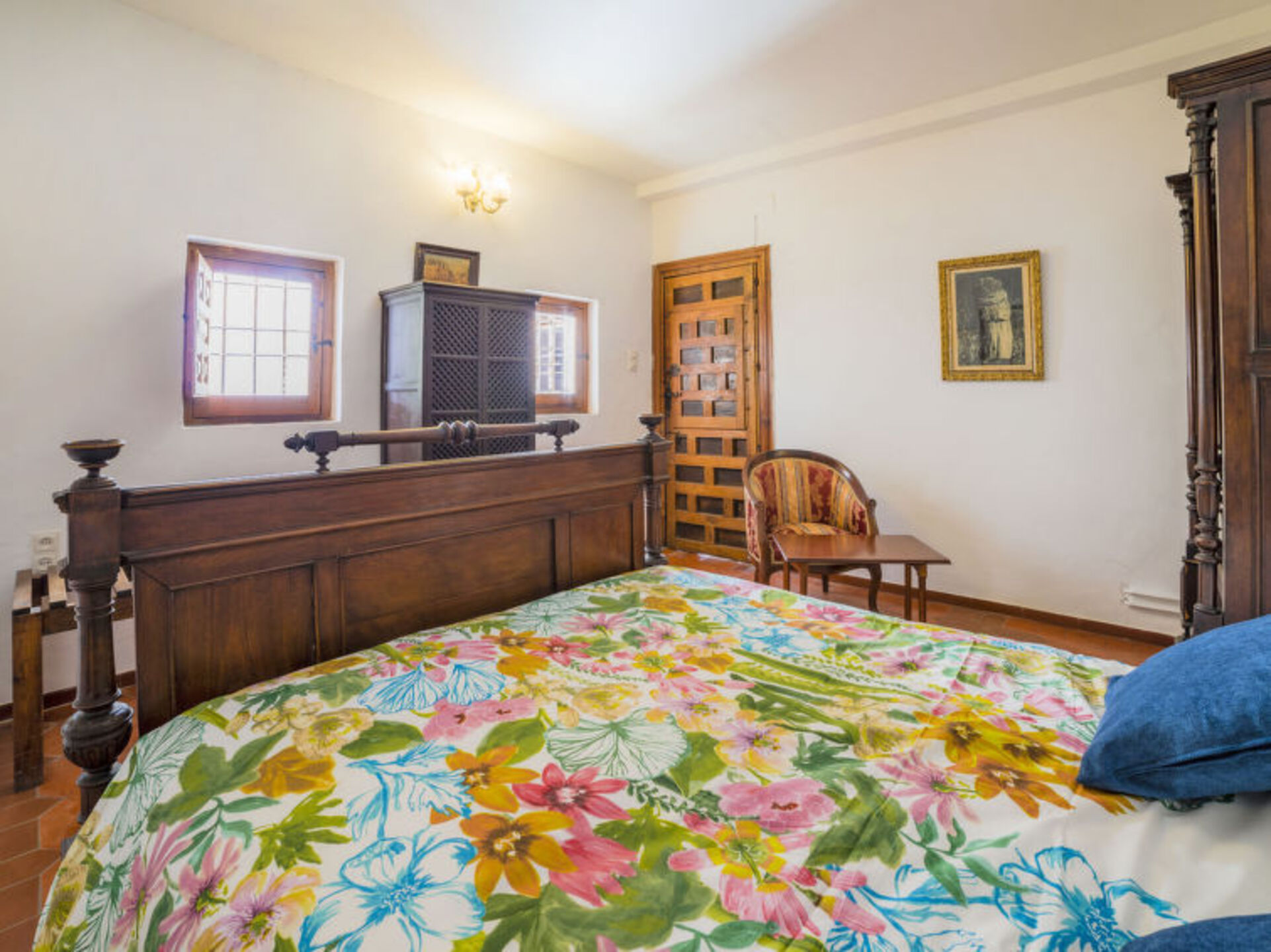 Endülüs'te Lüks 4 Yatak Odalı Villa, 1007