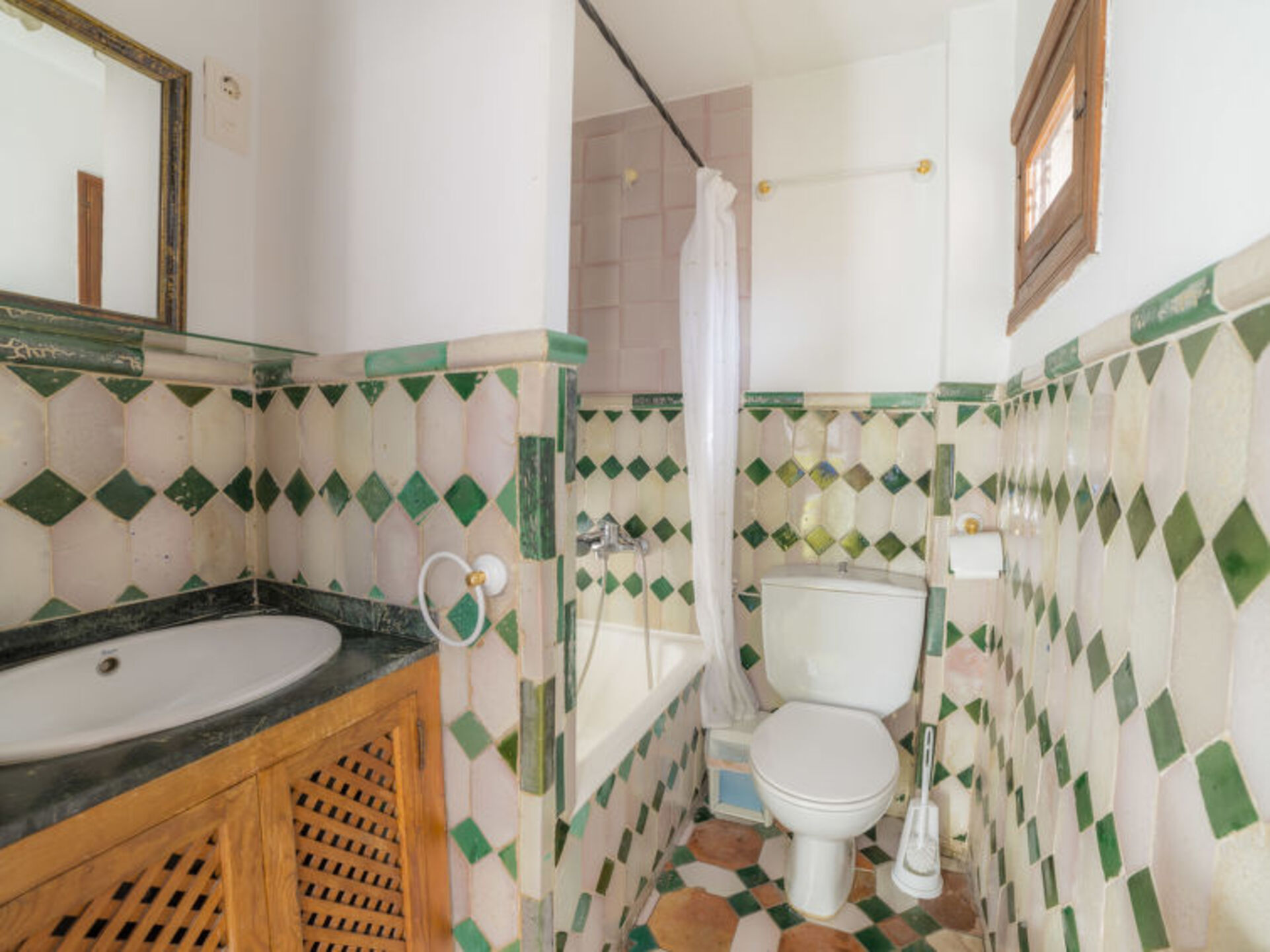 Endülüs'te Lüks 4 Yatak Odalı Villa, 1007