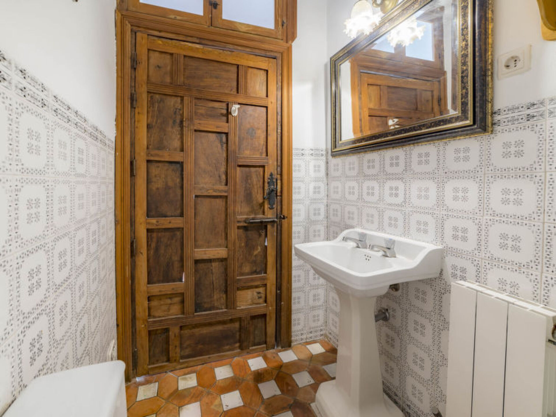 Endülüs'te Lüks 4 Yatak Odalı Villa, 1007