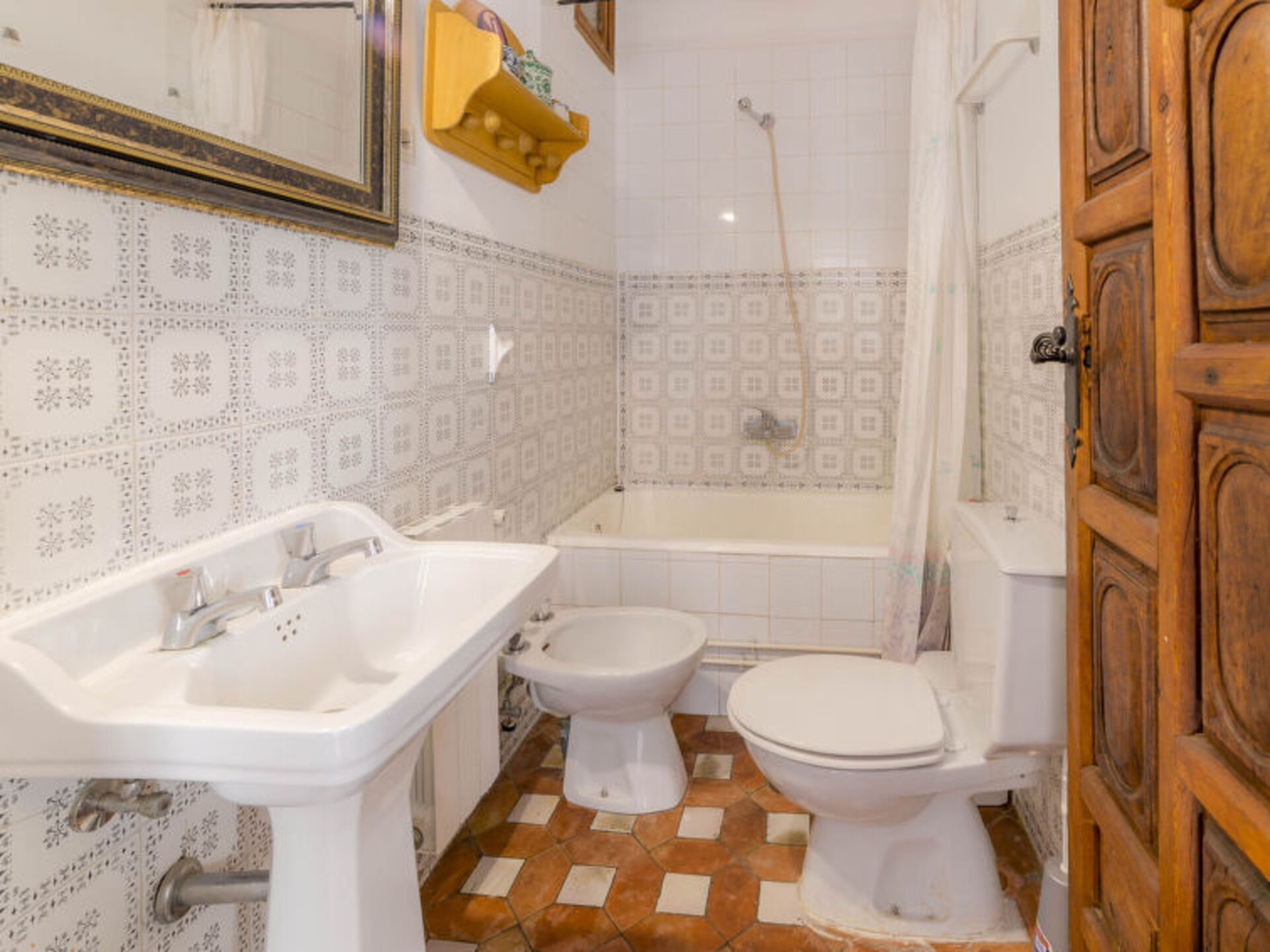 Endülüs'te Lüks 4 Yatak Odalı Villa, 1007