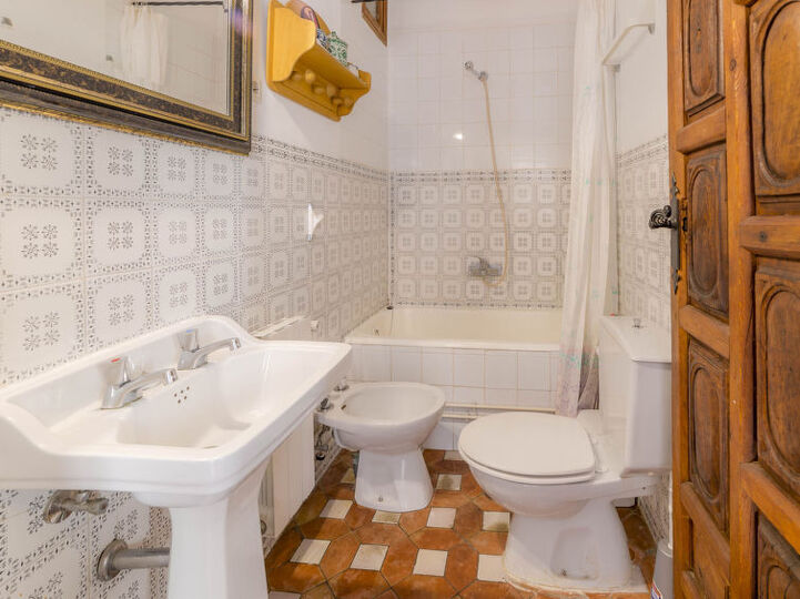 Endülüs'te Lüks 4 Yatak Odalı Villa, 1007