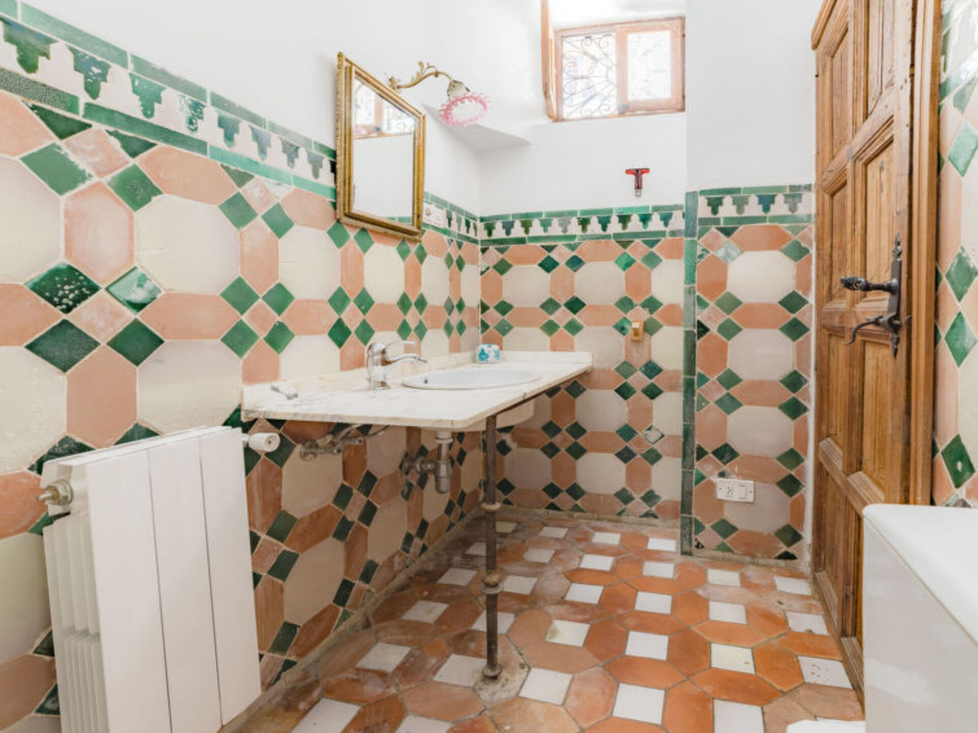 Endülüs'te Lüks 4 Yatak Odalı Villa, 1007