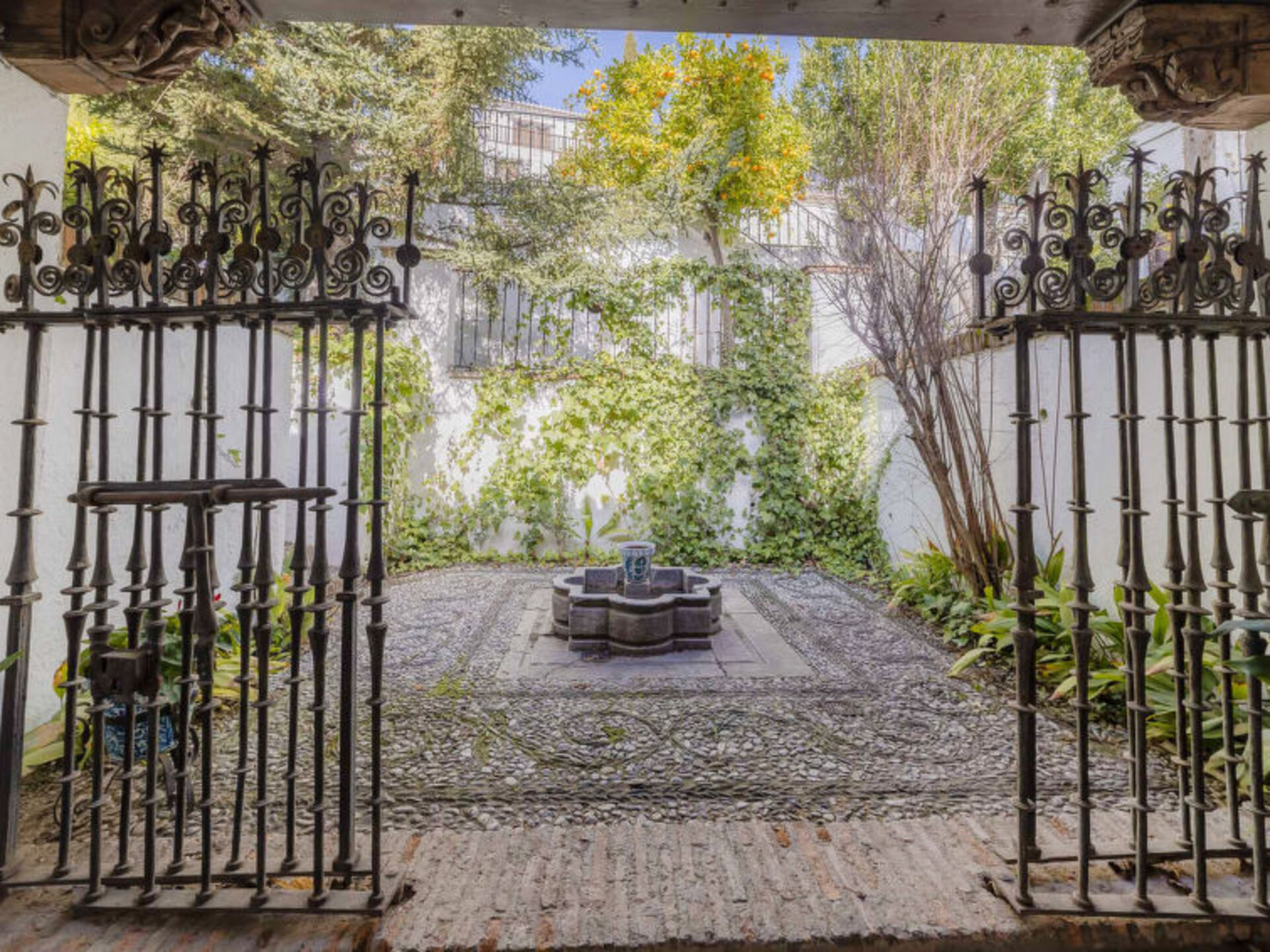 Endülüs'te Lüks 4 Yatak Odalı Villa, 1007