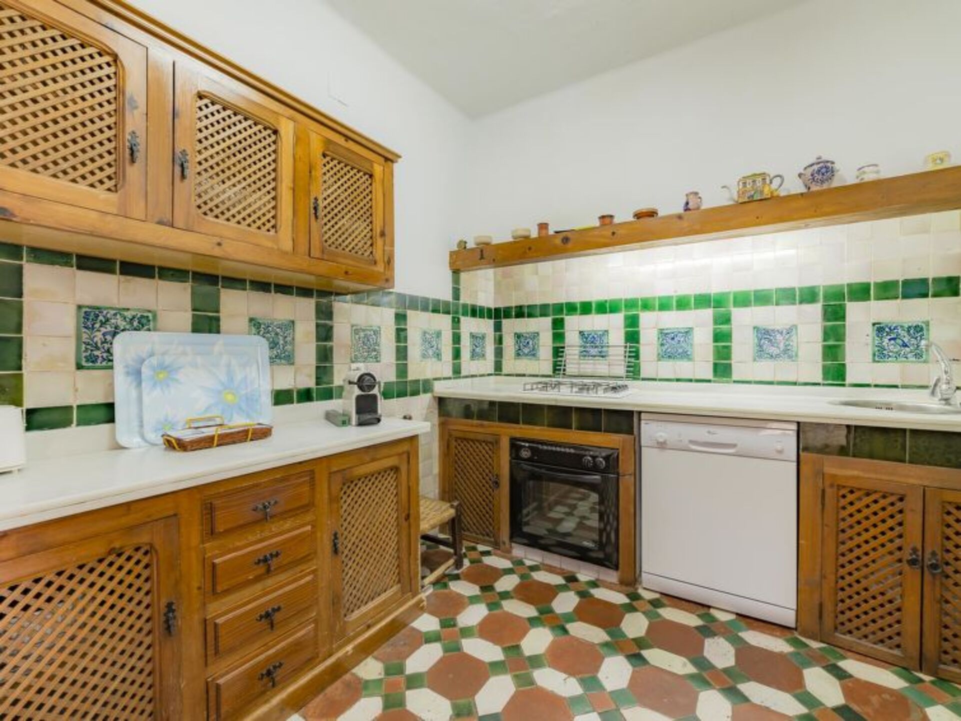 Endülüs'te Lüks 4 Yatak Odalı Villa, 1007