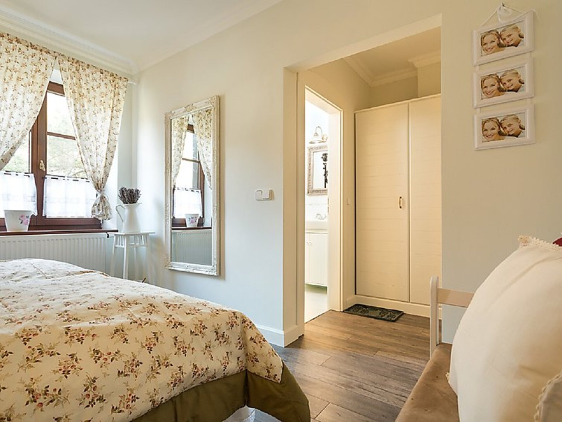 Panoramik manzaralı, büyüleyici 6 yatak odalı ev, 1000