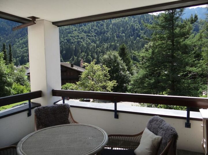 Obwalden'deki Sakin Cennet, 1004