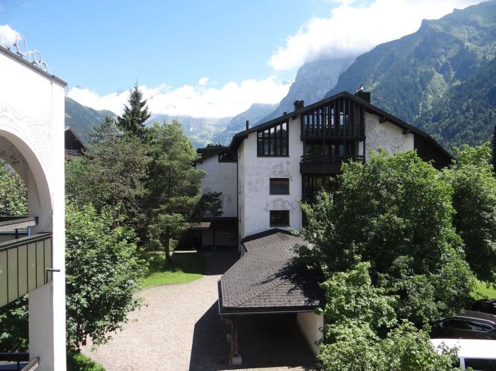 Obwalden'deki Sakin Cennet, 1004
