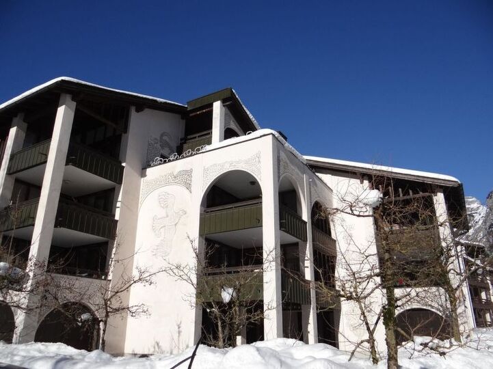 Obwalden'deki Sakin Cennet, 1004