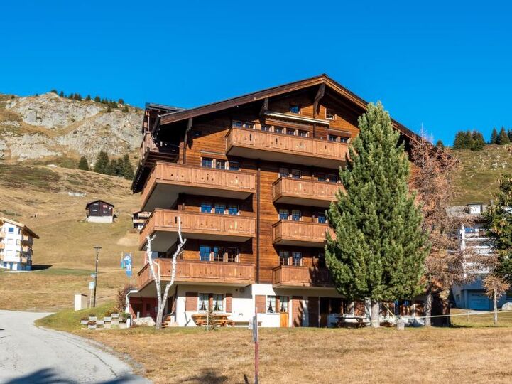 Valais Villa'da Rustik Zarafet, 1363