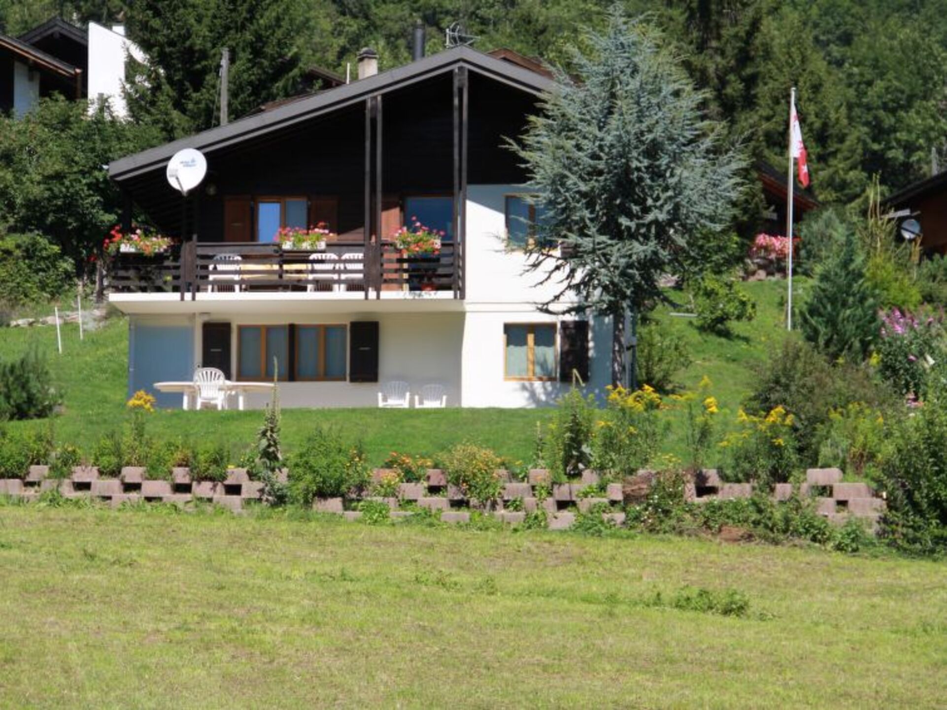 Dağ Büyüsü: Valais'te Zarif 3 Yatak Odalı Villa, 1365