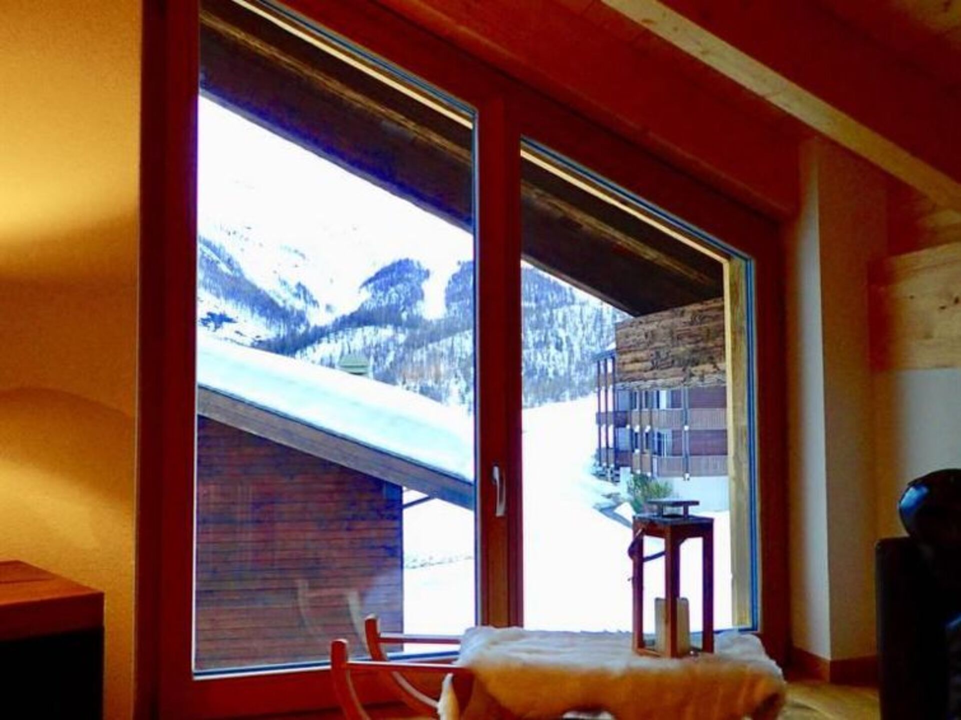 Mountain Magic: 4 Yatak Odalı Villa, Valais, 1387