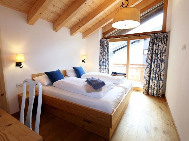 Mountain Magic: 4 Yatak Odalı Villa, Valais, 1387