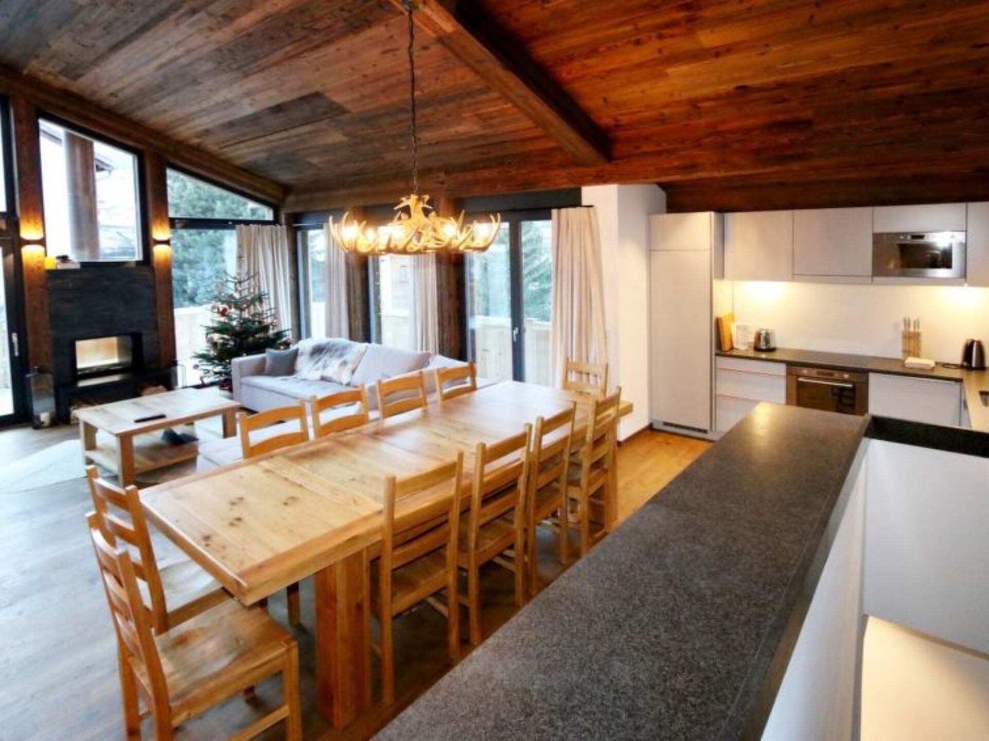 Saas-Fee, 1263'te Satılık Şirin Villa