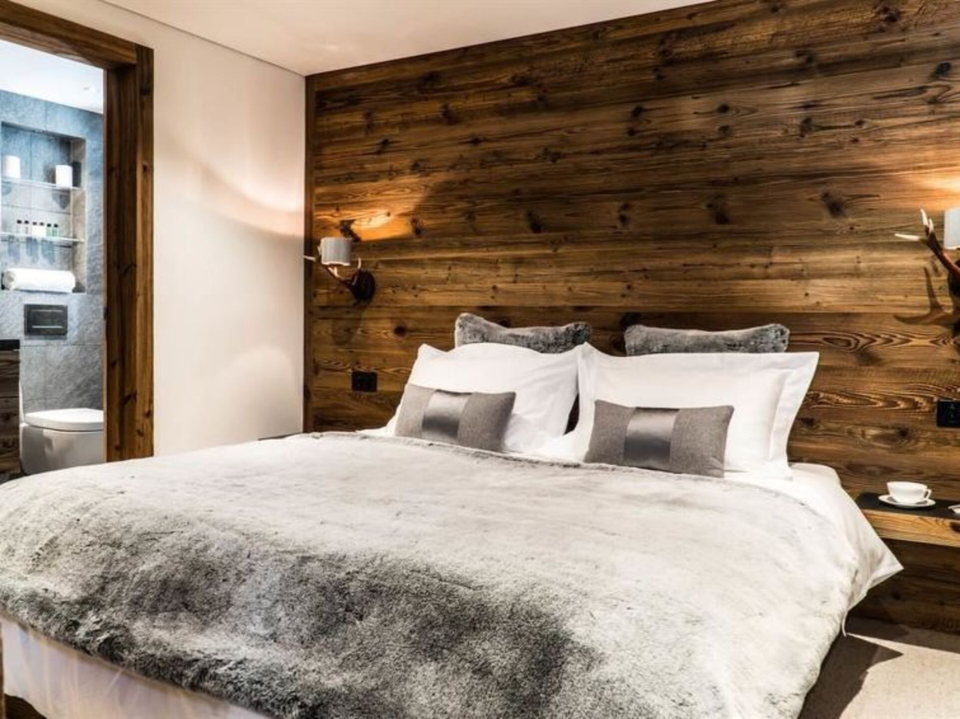 Saas-Fee, 1263'te Satılık Şirin Villa