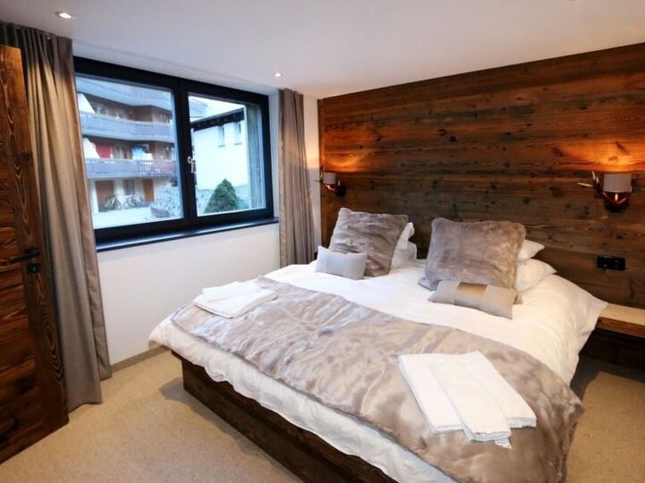 Saas-Fee, 1263'te Satılık Şirin Villa