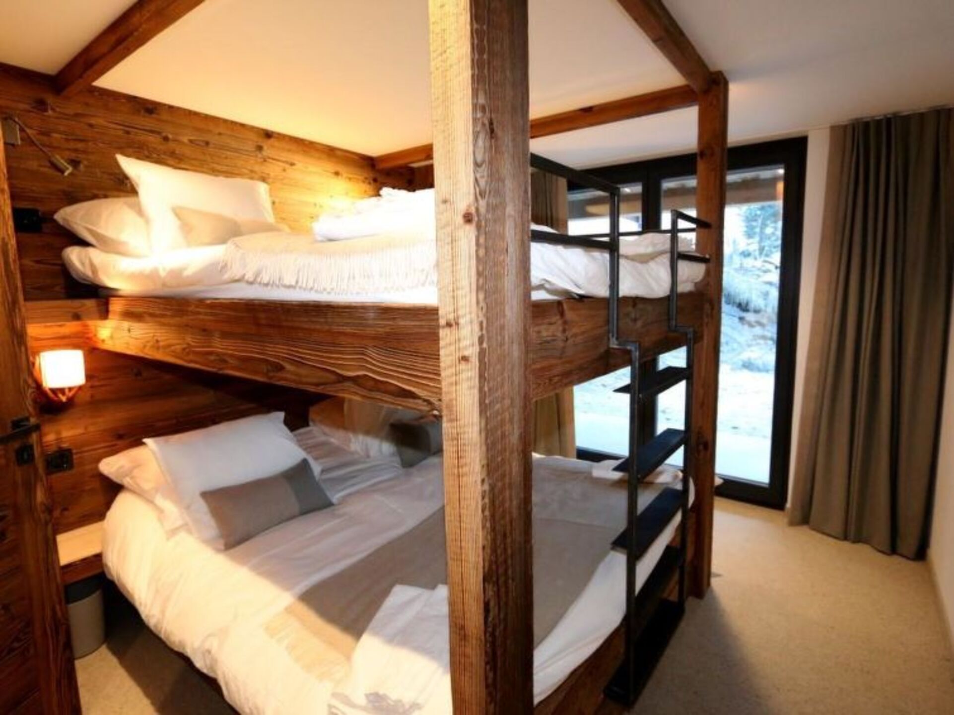 Saas-Fee, 1263'te Satılık Şirin Villa