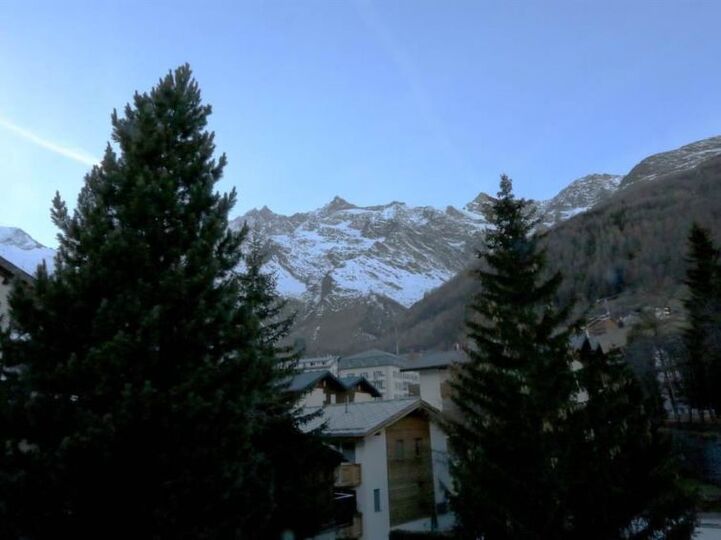 Saas-Fee, 1263'te Satılık Şirin Villa