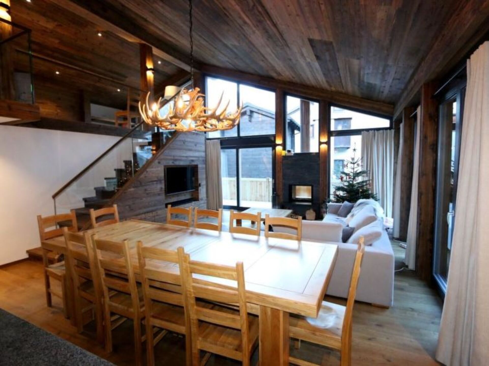 Saas-Fee, 1263'te Satılık Şirin Villa