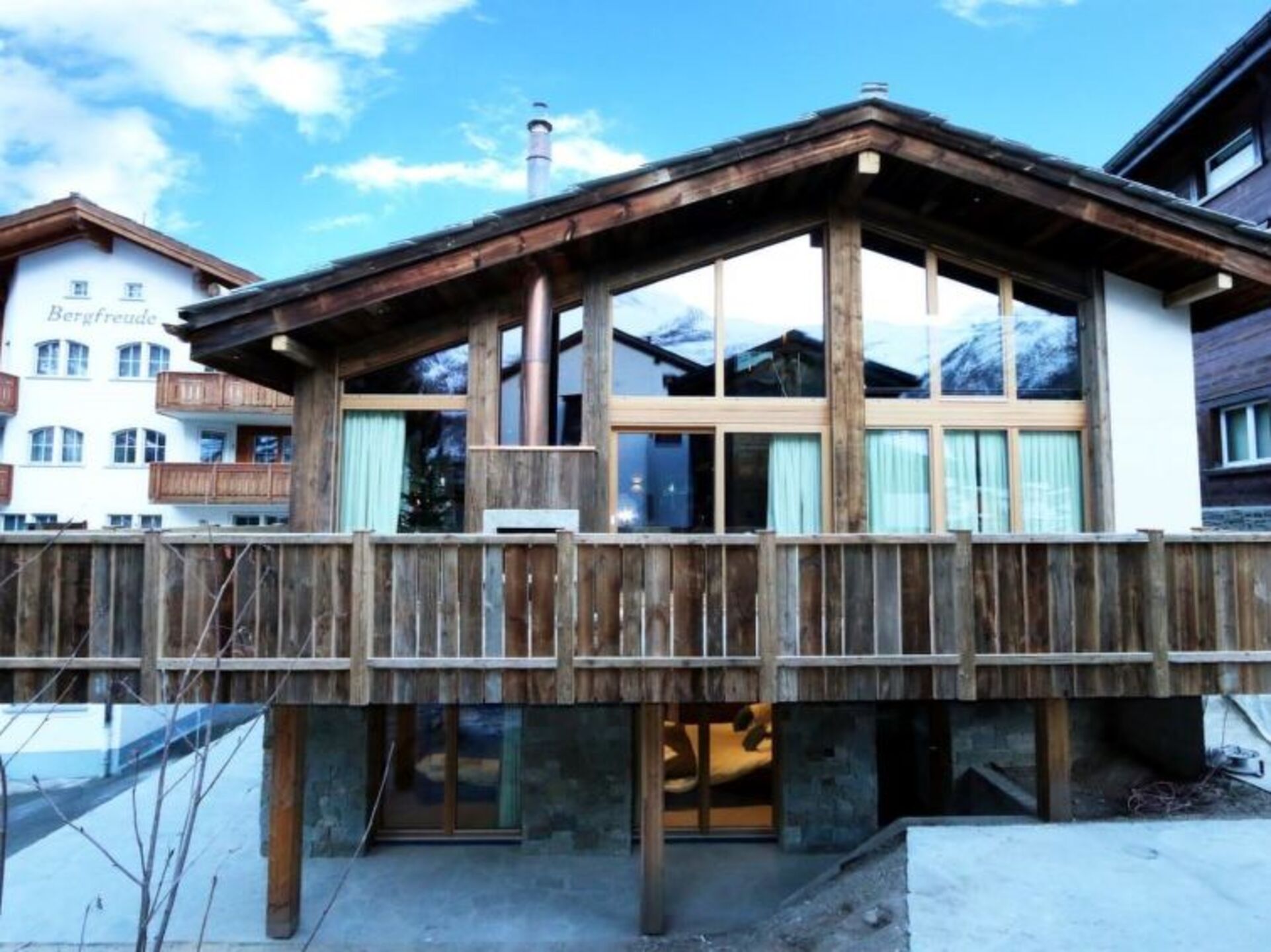 Saas-Fee, 1263'te Satılık Şirin Villa