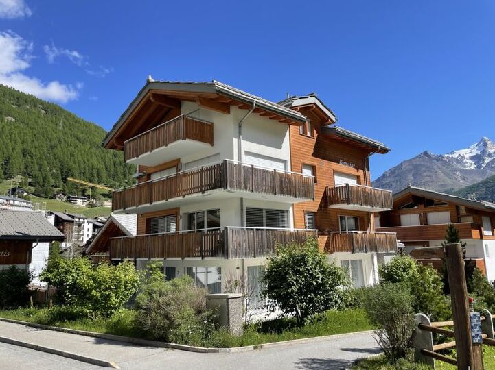 Saas-Fee'de 2 Yatak Odalı Şirin Villa, 1264
