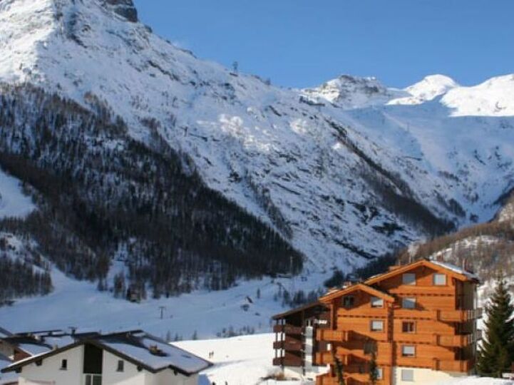 Saas-Fee'de Rüya Gibi 3 Yatak Odalı Villa, 1270