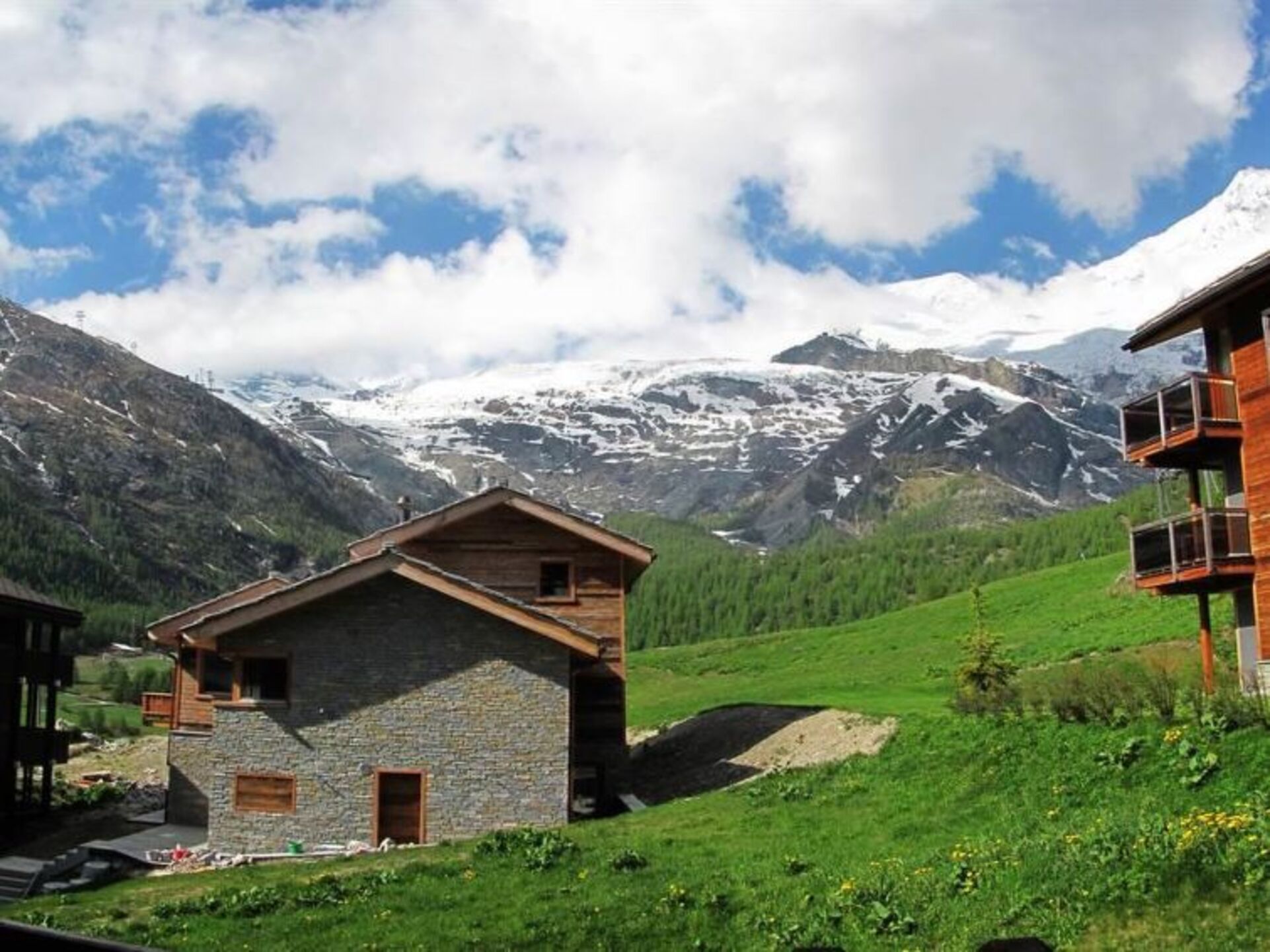 Saas-Fee'de Rüya Gibi 3 Yatak Odalı Villa, 1270