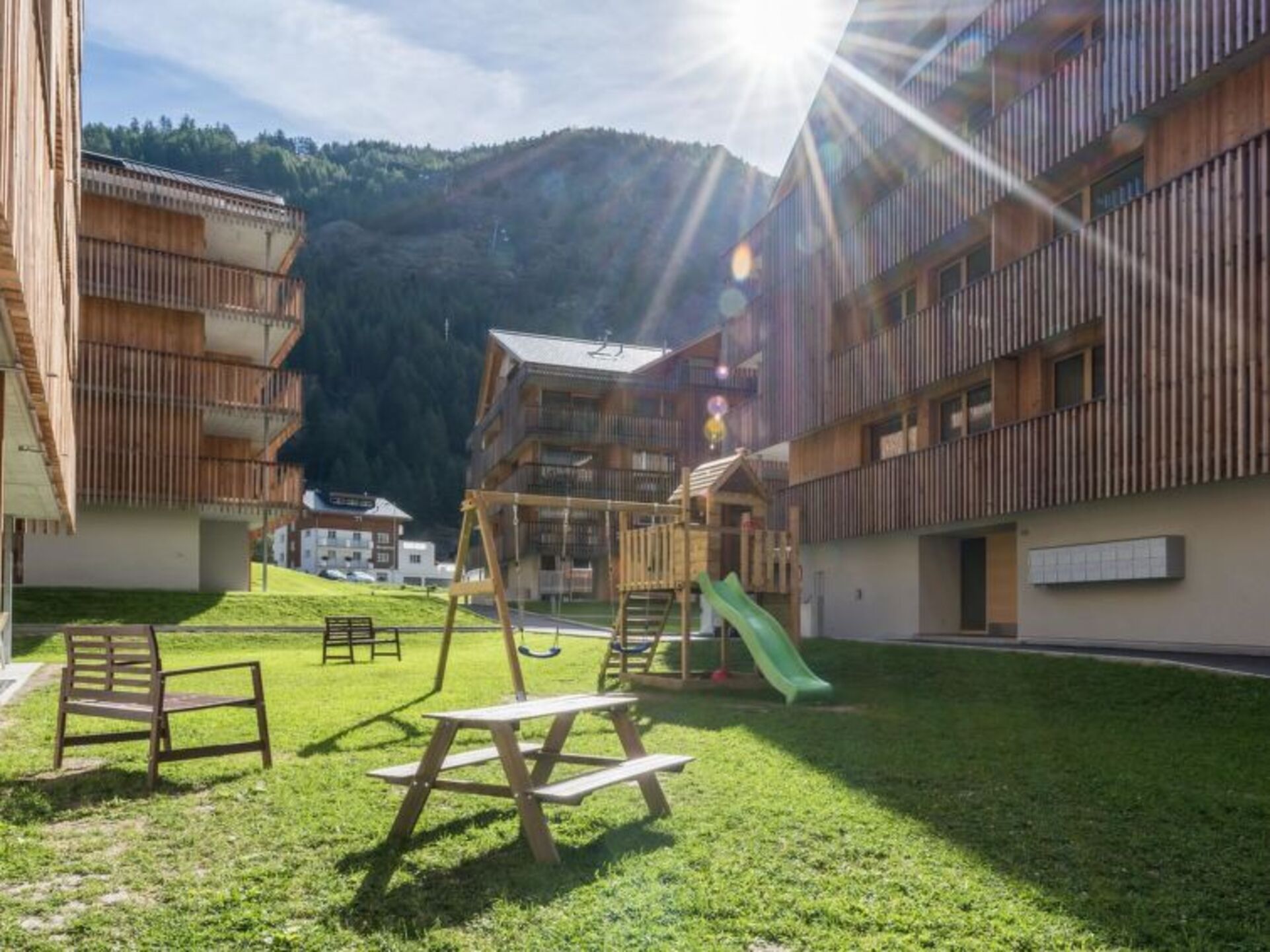 Saas-Grund'da Şirin Aile Evi, 1247