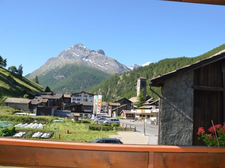 Saas-Grund'da Modern 2BR Villa, 1257