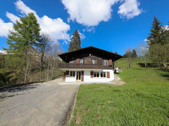 Lenk'in kalbinde, 1190 yılında yer alan şık 4 yatak odalı villa.