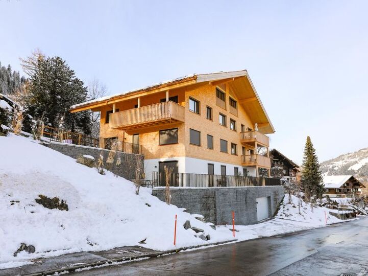 Zweisimmen'de Zarif Kaçış, 1192, Zweisimmen, Switzerland
