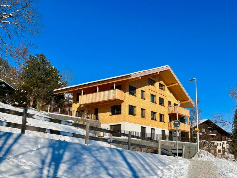 Zweisimmen'de Zarif Aile Evi, 1177