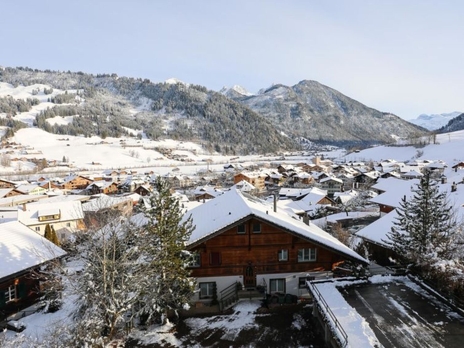 Zweisimmen'de Zarif Aile Evi, 1177