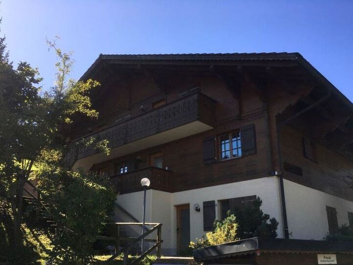 Zweisimmen'de Zarif 2 Yatak Odalı Villa, 1195