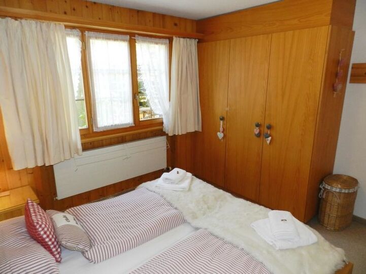 Zweisimmen'de Zarif 2 Yatak Odalı Villa, 1195