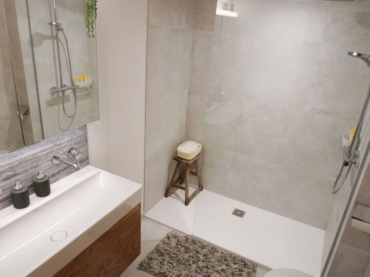 Zweisimmen'de Zarif 2 Yatak Odalı Villa, 1195