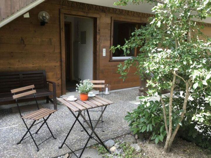 Zweisimmen'de Zarif 2 Yatak Odalı Villa, 1195