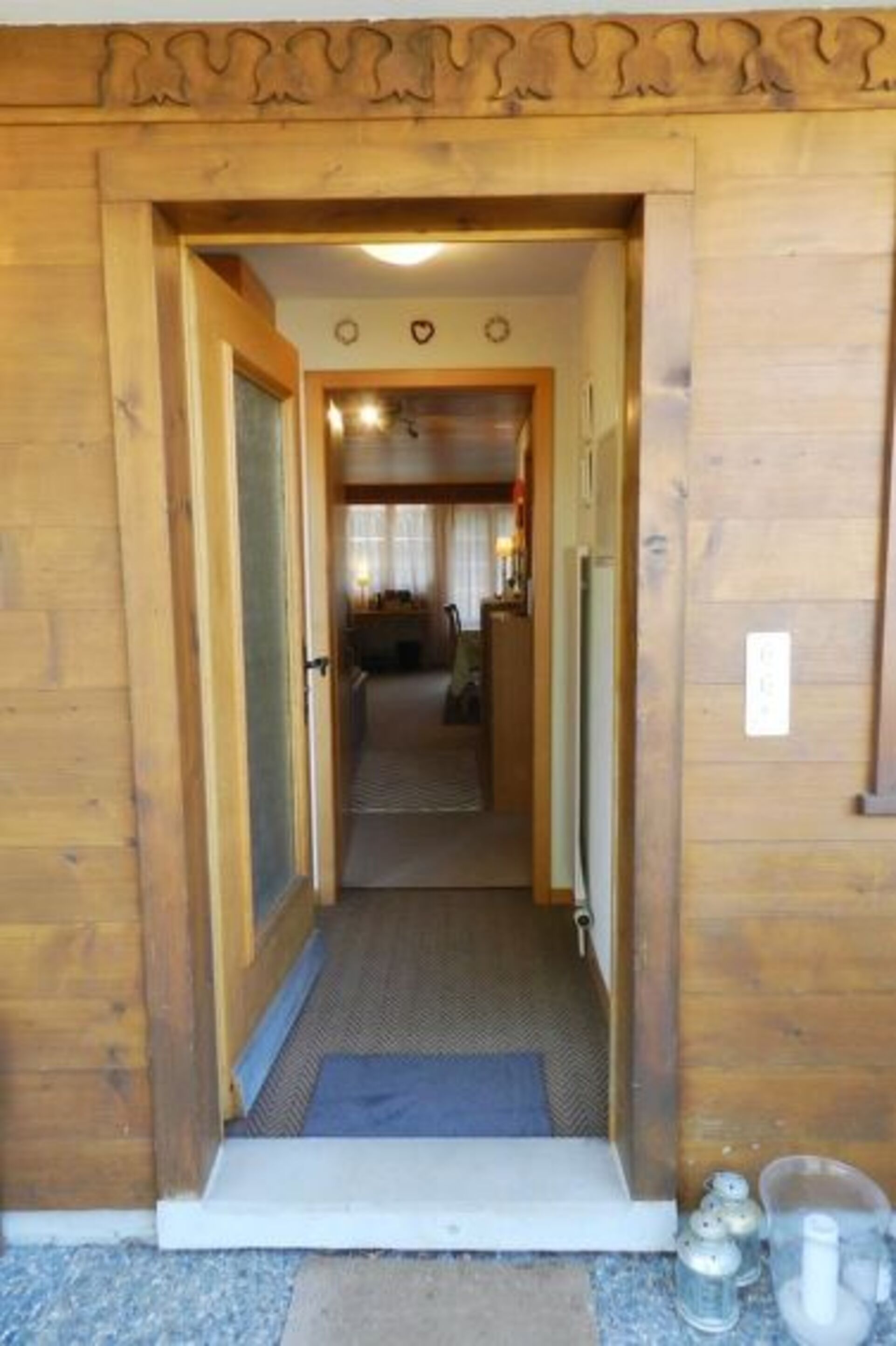 Zweisimmen'de Zarif 2 Yatak Odalı Villa, 1195