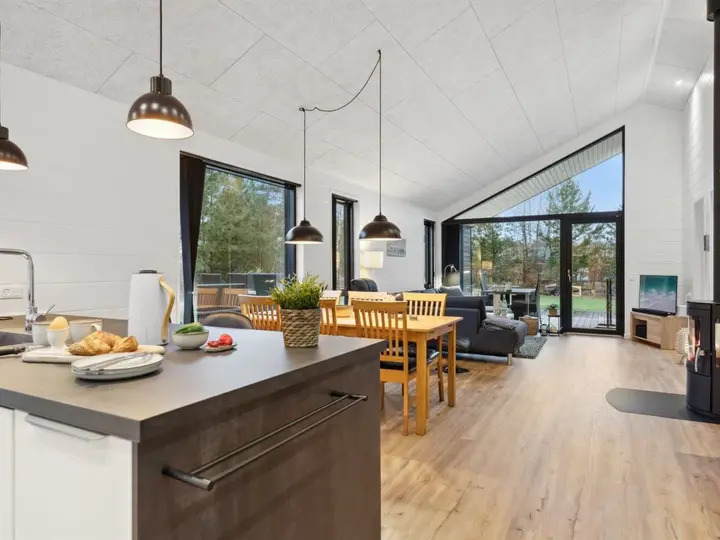 Mükemmel Aile Tatil Yeri, Hals 1007