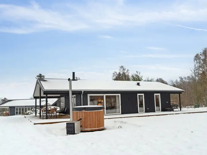 Mükemmel Aile Tatil Yeri, Knebel 1024