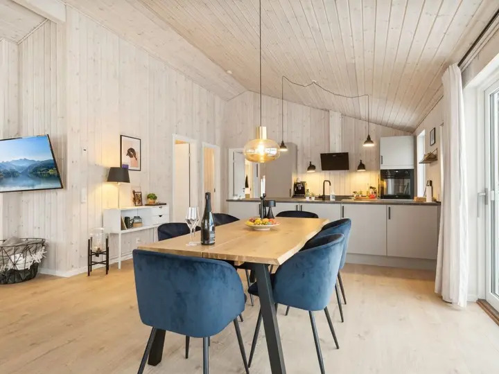 Mükemmel Aile Tatil Yeri, Knebel 1024
