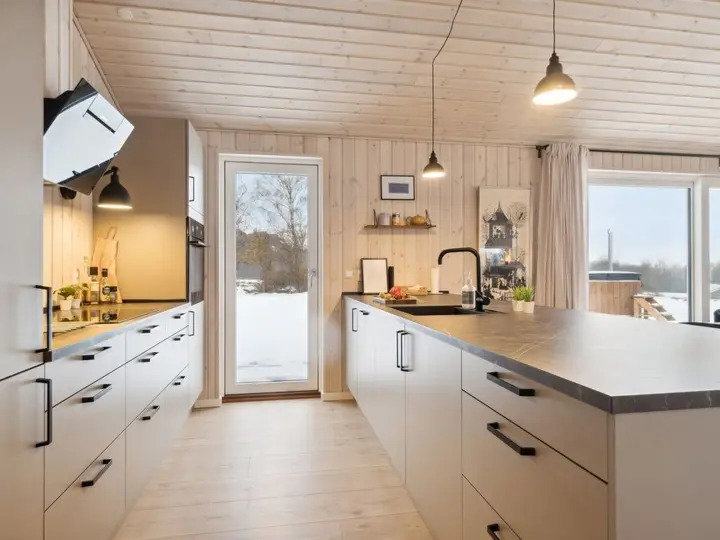 Mükemmel Aile Tatil Yeri, Knebel 1024