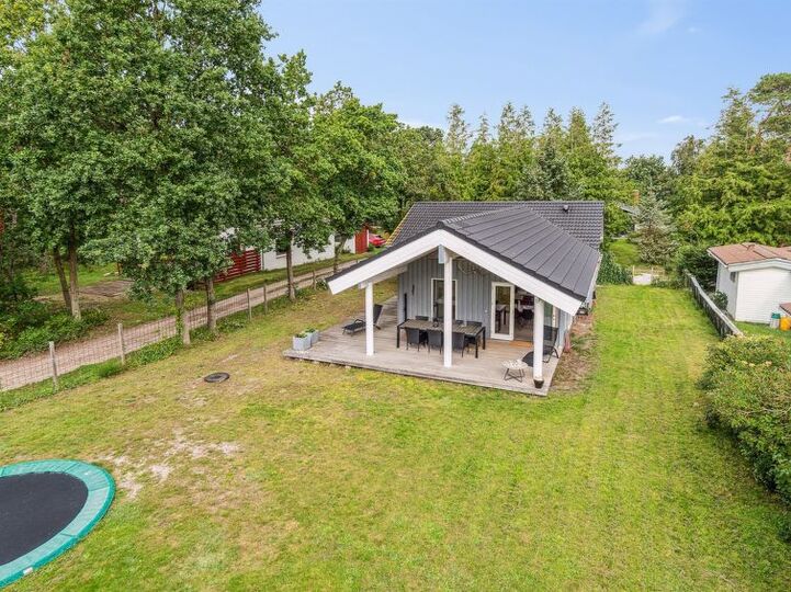 Büyülü Aile Anıları, Knebel 1027, Knebel, Denmark