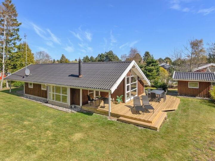 Büyülü Aile Anıları, Væggerløse 1074, Væggerløse, Denmark
