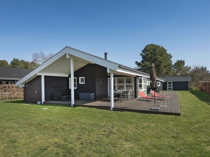 Büyülü Aile Anıları, Hals 1059, Hals, Denmark