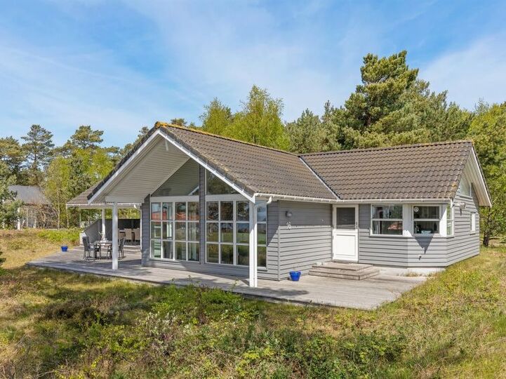 Büyülü Aile Anıları, Aakirkeby 1104, Aakirkeby, Denmark