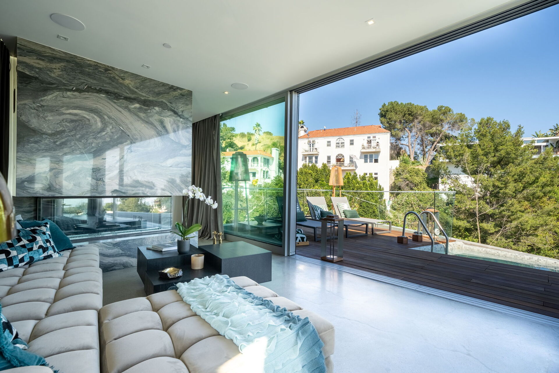 Hollywood'un Görkemi: G Residence