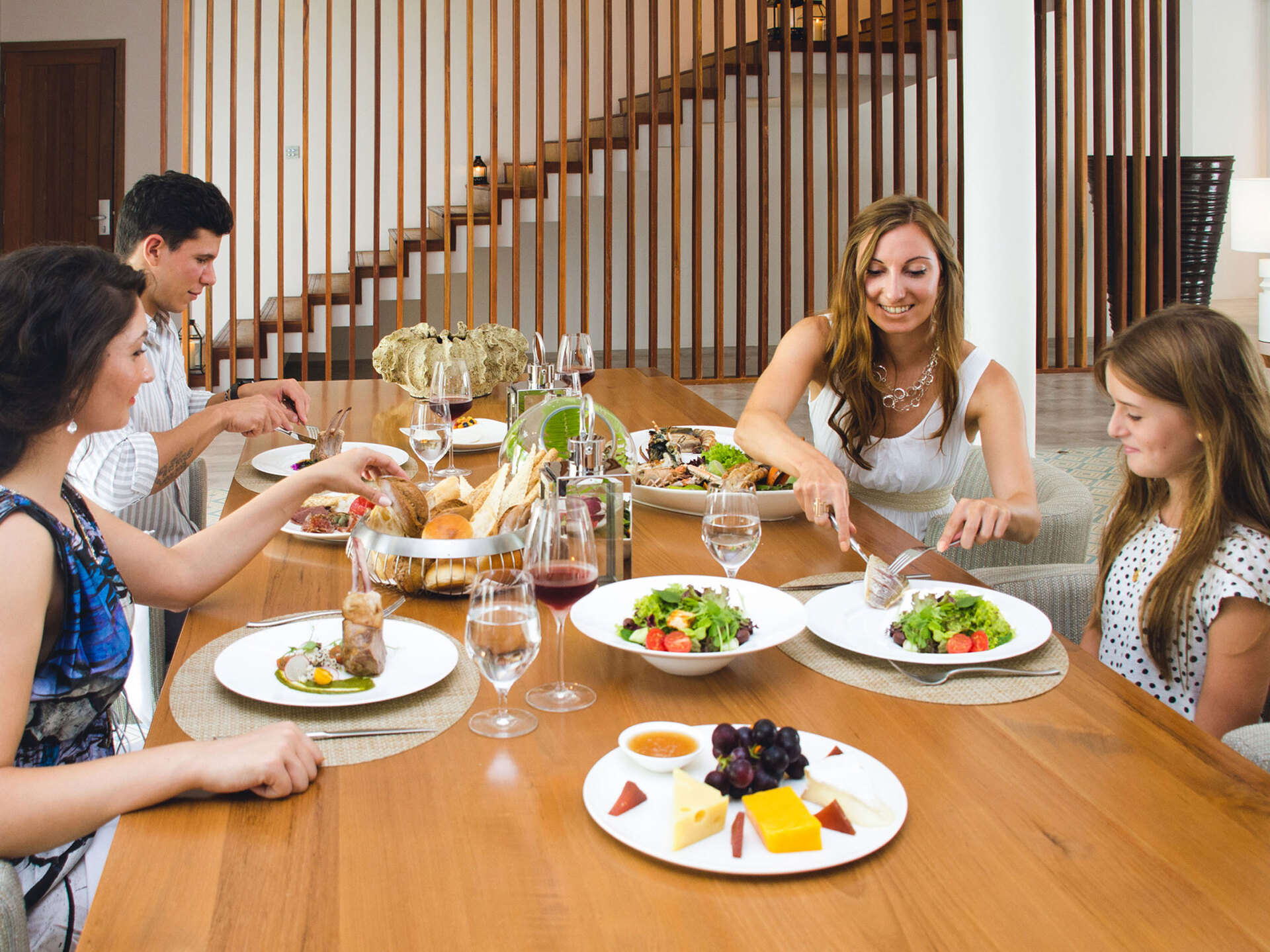 Seaside Serenity: 4 Yatak Odalı Mücevher, 1003