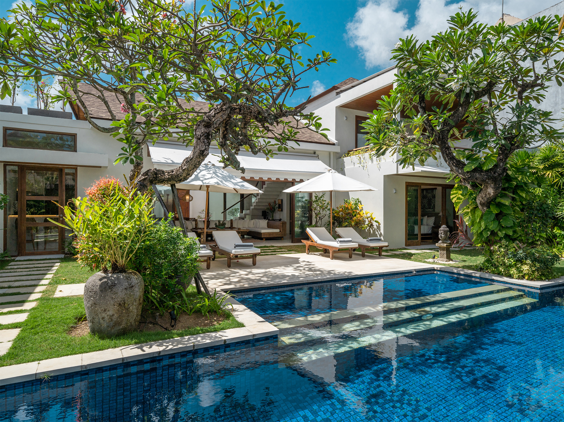 Bali'de Büyüleyici Deniz Kenarı 4BR Villa, 2256