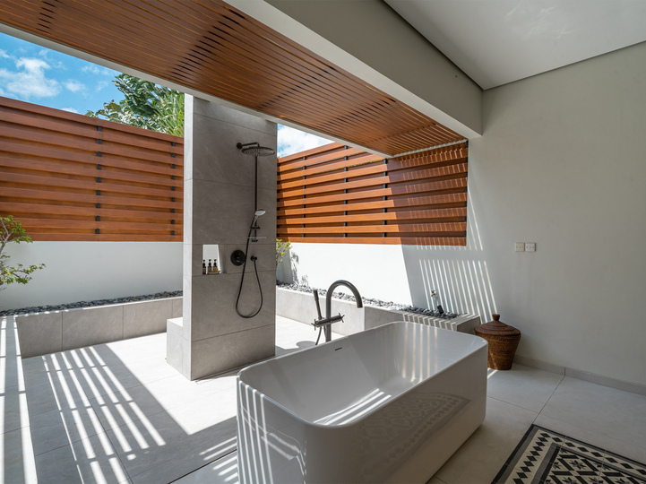 Bali'de Büyüleyici Deniz Kenarı 4BR Villa, 2256