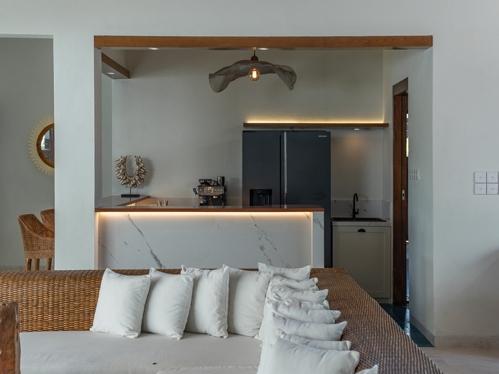 Bali'de Büyüleyici Deniz Kenarı 4BR Villa, 2256